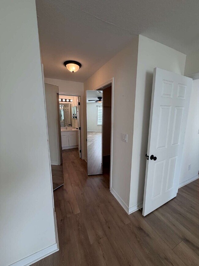 Building Photo - Welcome to The Hammocks! Newly Updated 3 bedroom 2.5 bath home.