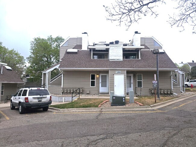 Building Photo - Beautiful 1 Bedroom Condo Near the Mountains