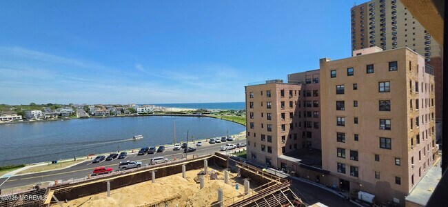 Building Photo - 1700 Webb St