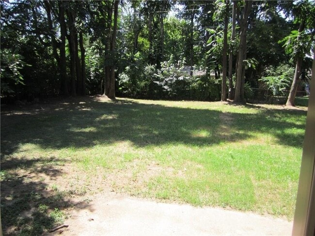 Building Photo - 212 S Mercedes Dr