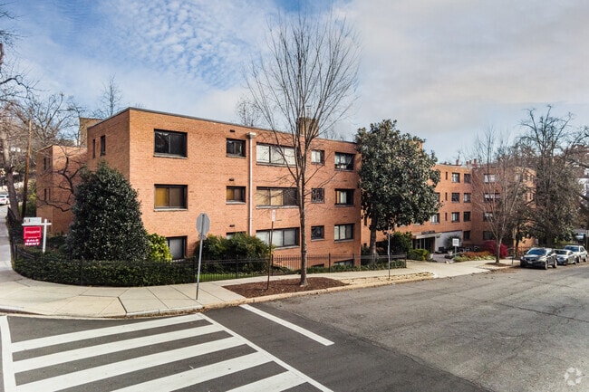 2725 39th St NW - The Archbold