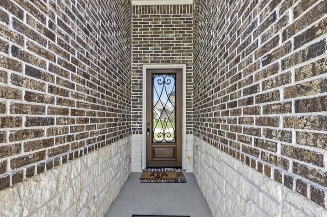 Building Photo - 2509 Kimbolton Dr