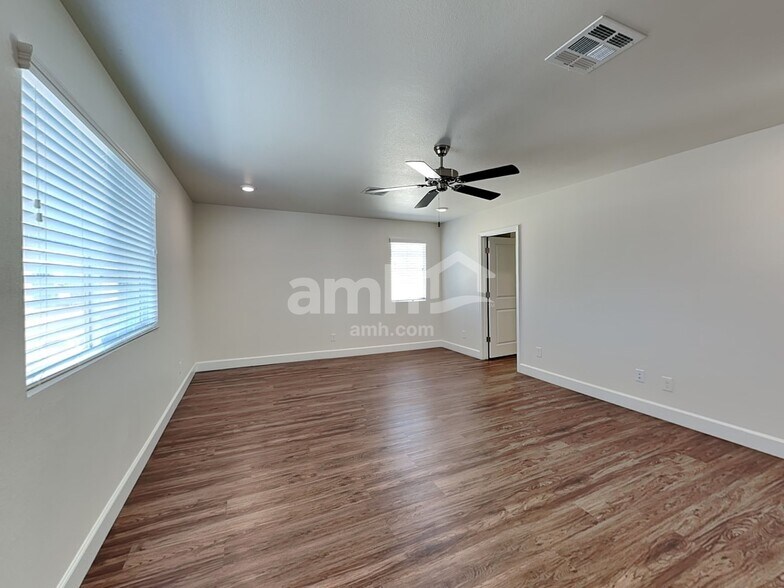 Building Photo - 1714 Viaggio Ave