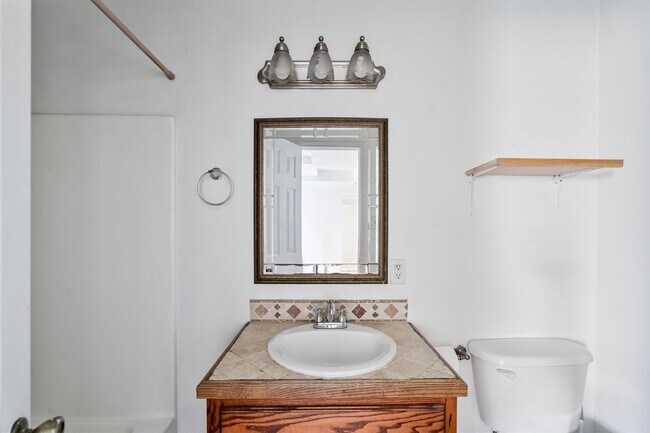 Building Photo - 104 Richard's Court