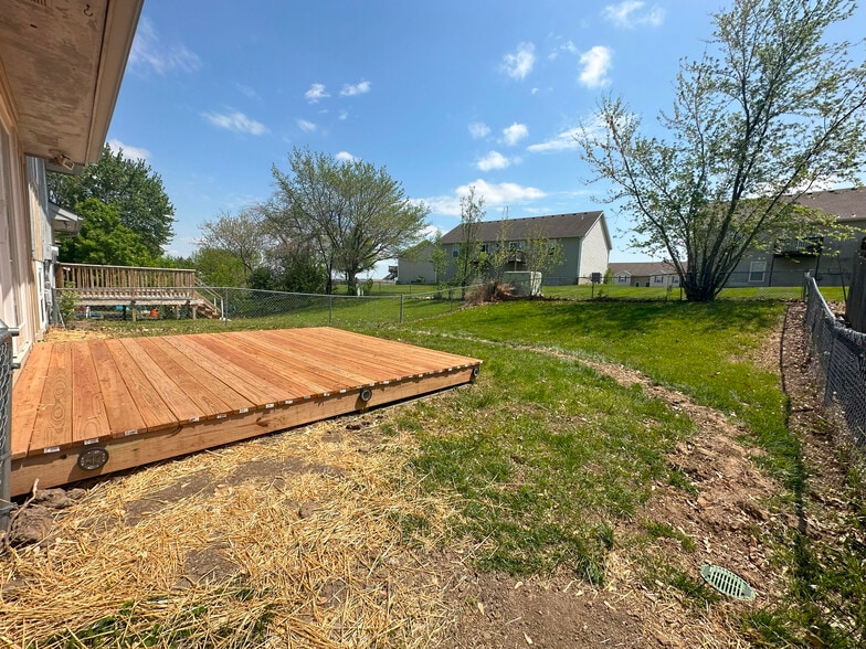 Building Photo - 1417 La Chateau Dr