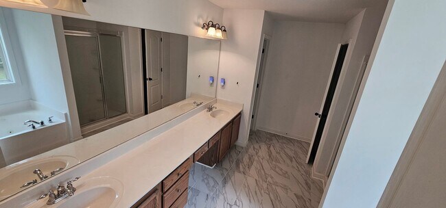 Building Photo - Commanding Curb Appeal, Conveniently Place