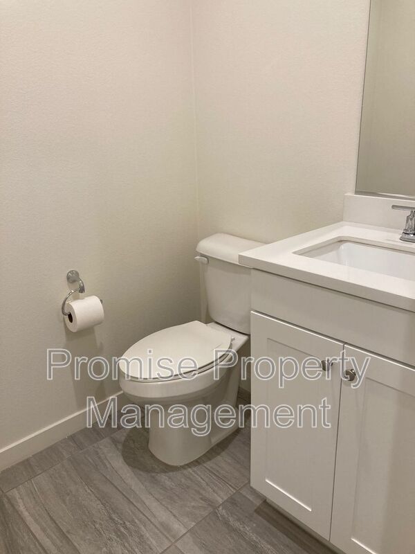 Building Photo - 4140 Sitio Cielo