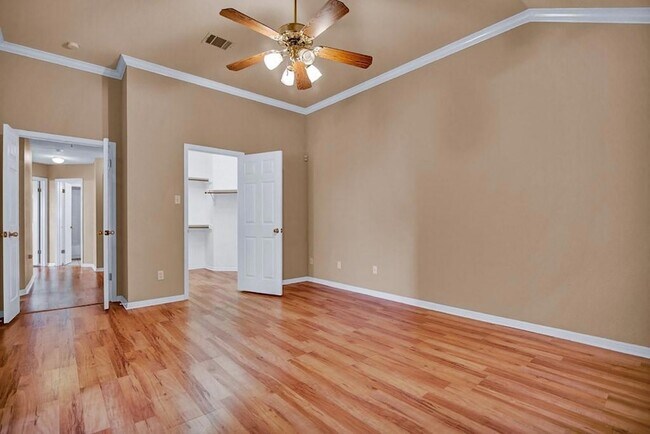 Building Photo - 1901 Dapplegrey Ln