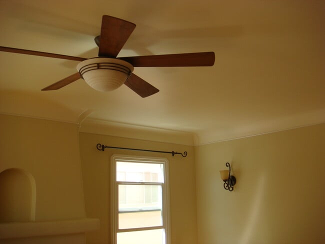 Building Photo - 6087 Cashio St