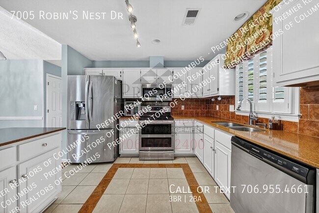 Building Photo - 7005 Robin's Nest Dr