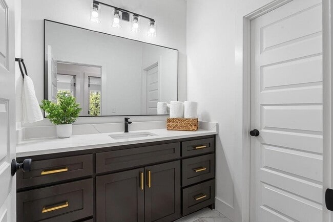 Building Photo - 4106 W Olive St