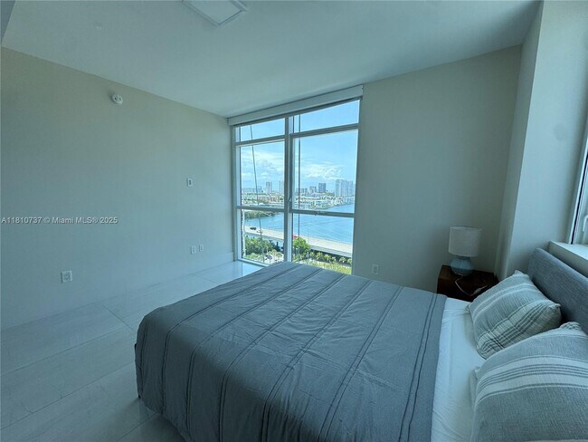 Building Photo - 400 Sunny Isles Blvd