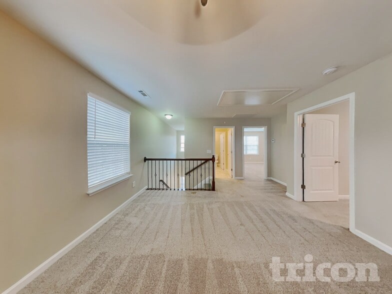 Building Photo - 1080 Paddock Park Cir