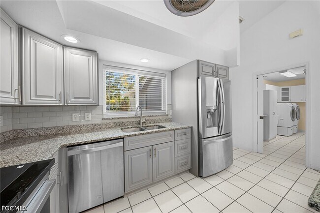 Building Photo - 2614 7th St W