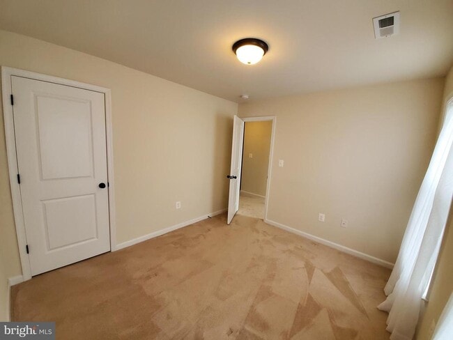 Building Photo - 10510 Woodland Dr