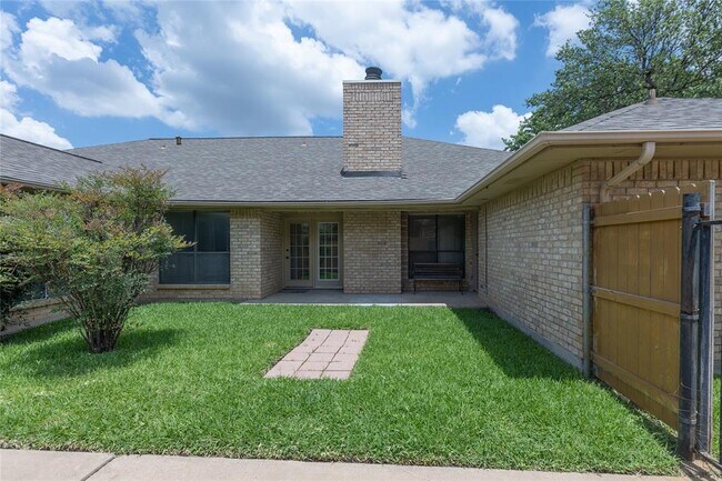 Building Photo - 4910 Ledgestone Dr