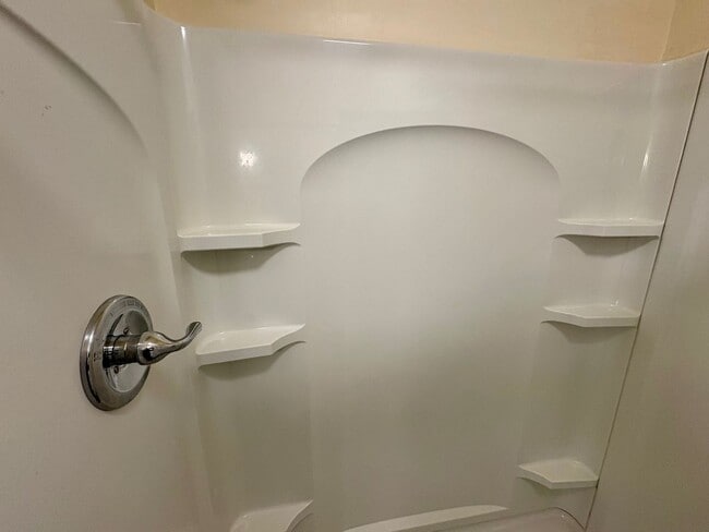 Building Photo - 556 Ward St