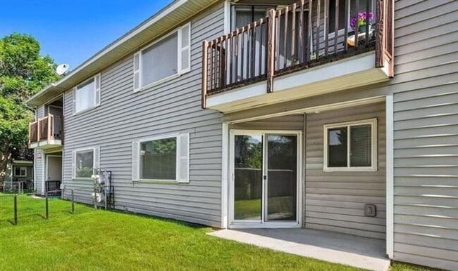 Building Photo - Cute 2 bed/1.5 bath Boise