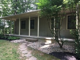 Building Photo - 2505 Meloy Rd