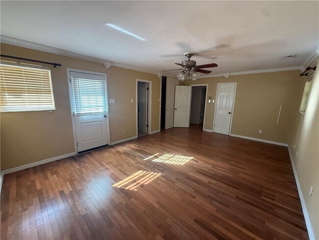 Building Photo - 315 Gaines Ave