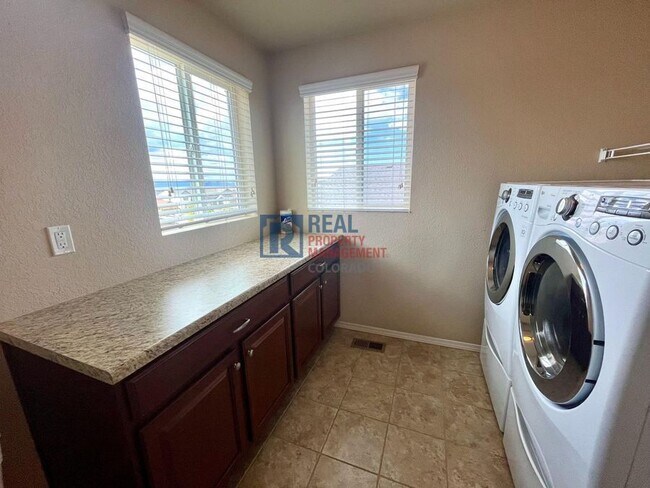 Building Photo - 10776 Forest Creek Dr