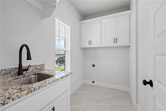 Building Photo - 1361 Sessile Oak Wy