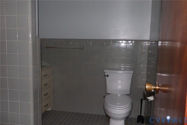 Building Photo - 515 Danray Dr