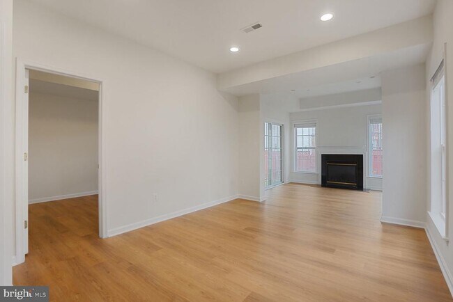 Building Photo - 22062 Dilworth Square