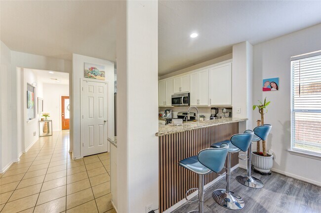 Building Photo - 25210 Hazel Ranch Dr