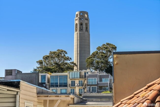 Building Photo - 5 Montague Pl