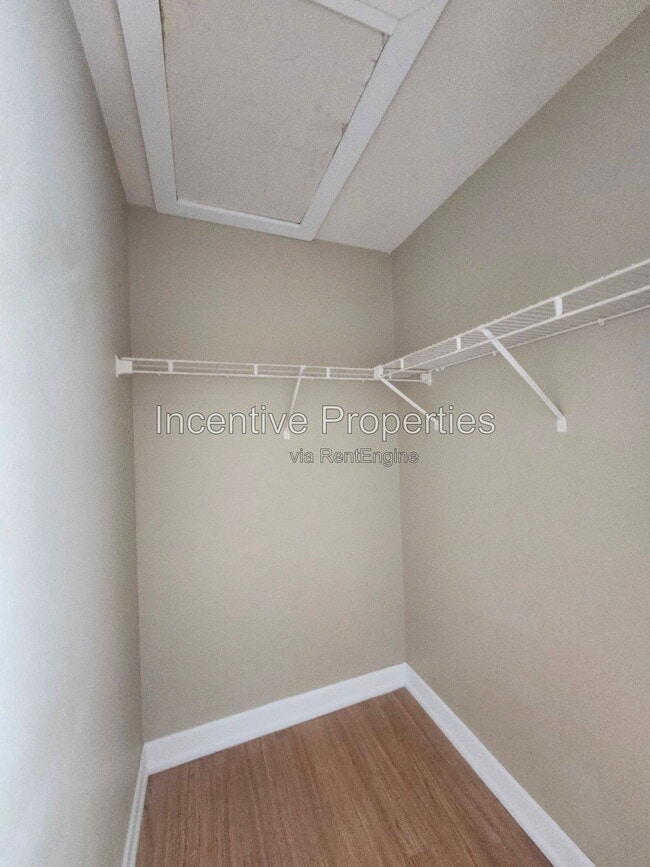 Building Photo - 4724 Walden Cir