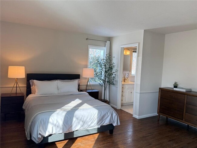 Building Photo - 6904 Gleason Rd