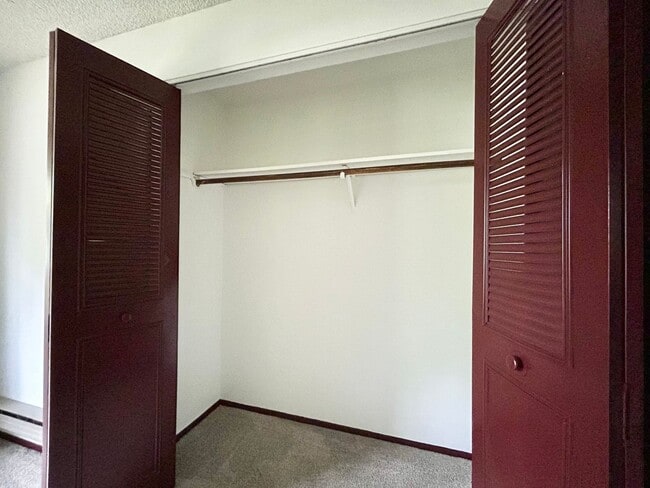 Building Photo - Bright and Open 3 Bed, 1 Bath House!
