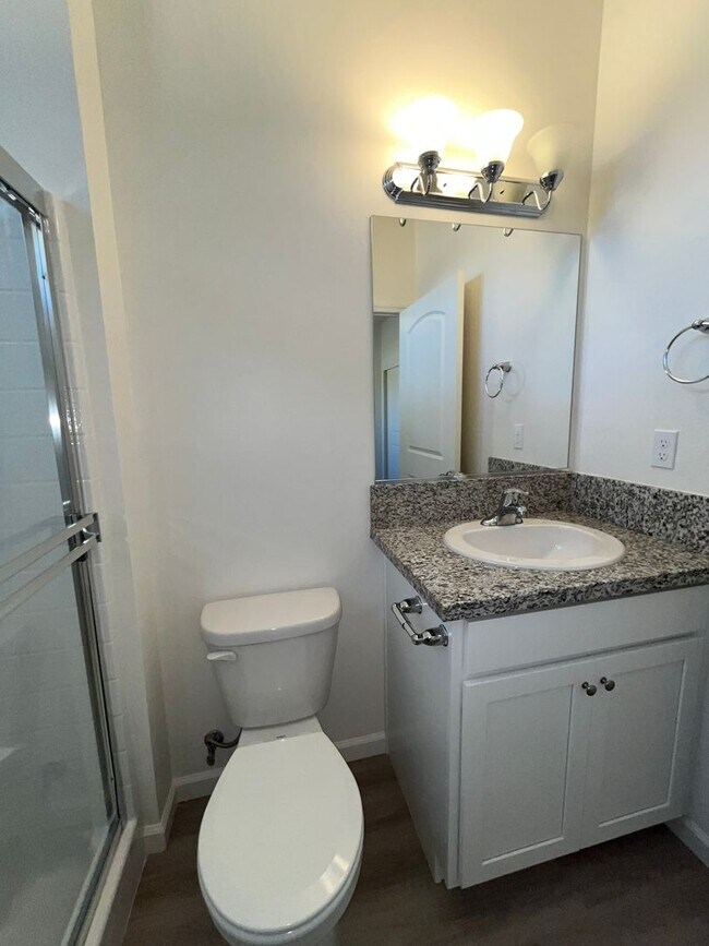 Building Photo - 4214