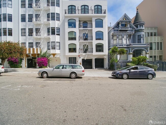 Building Photo - 1856 Pacific Ave