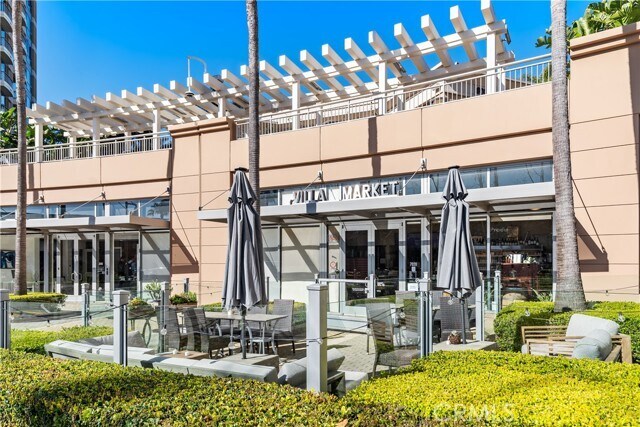 Building Photo - 5042 Scholarship