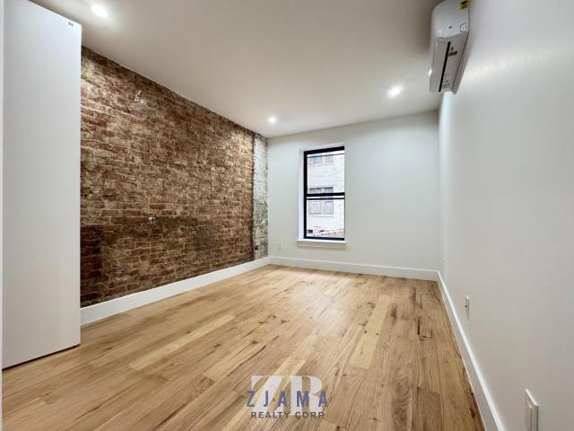 Building Photo - 3 bedroom in Brooklyn NY 11226