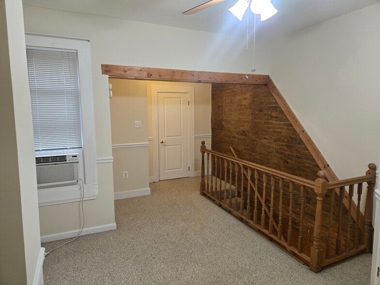 Building Photo - 842 Washington Blvd