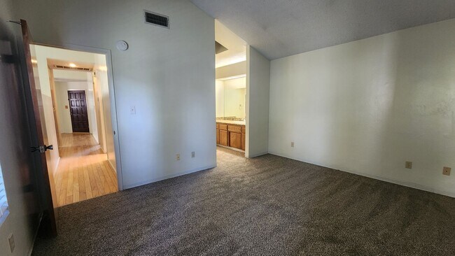 Building Photo - 3509 Rosemary Ct