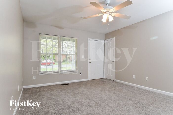 Building Photo - 203 Bingham St