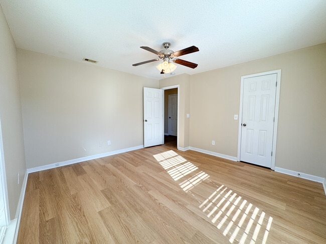 Building Photo - 8585 Clito Rd