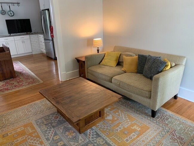 Building Photo - Crescent Hill  Charming Three Bedroom Bung...