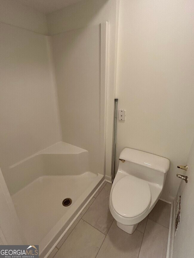 Building Photo - 180 Woodstone Dr