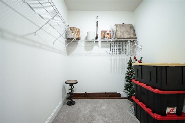 Building Photo - 729 Glenside Dr