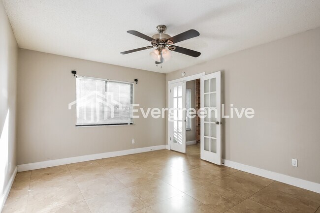 Building Photo - 373 River Chase Dr