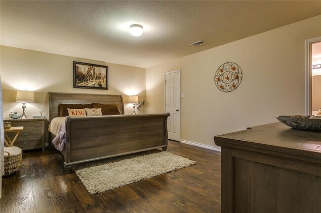 Building Photo - 8832 Elk Creek Ln