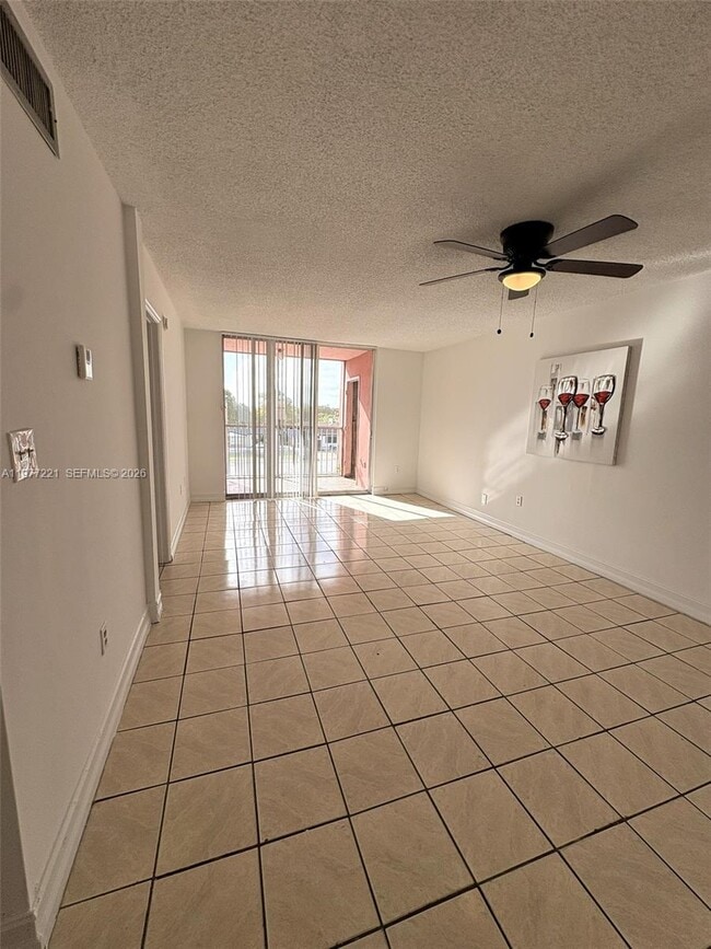 Building Photo - 19805 SW 114th Ave