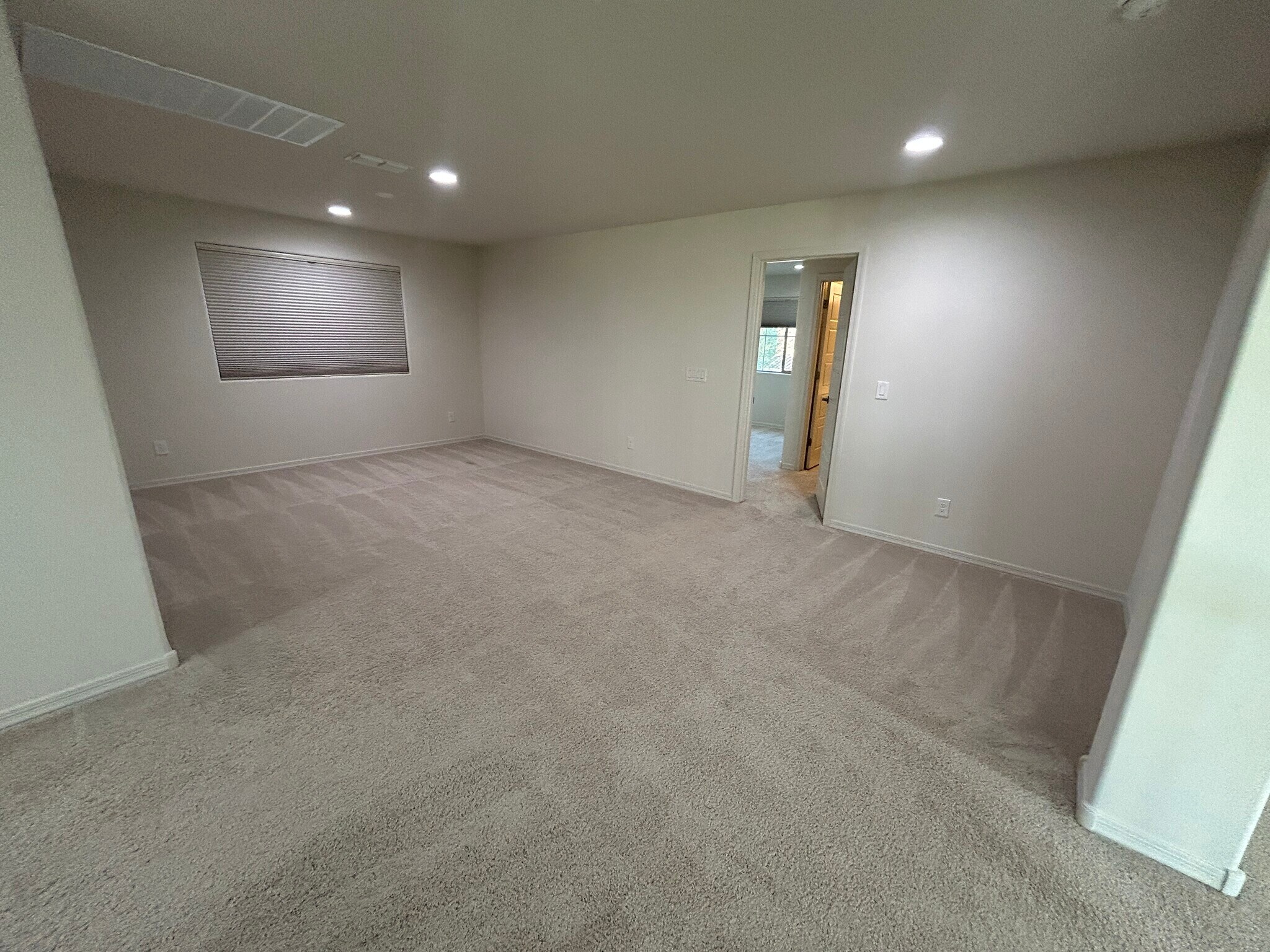 Building Photo - 8909 W Missouri Ave