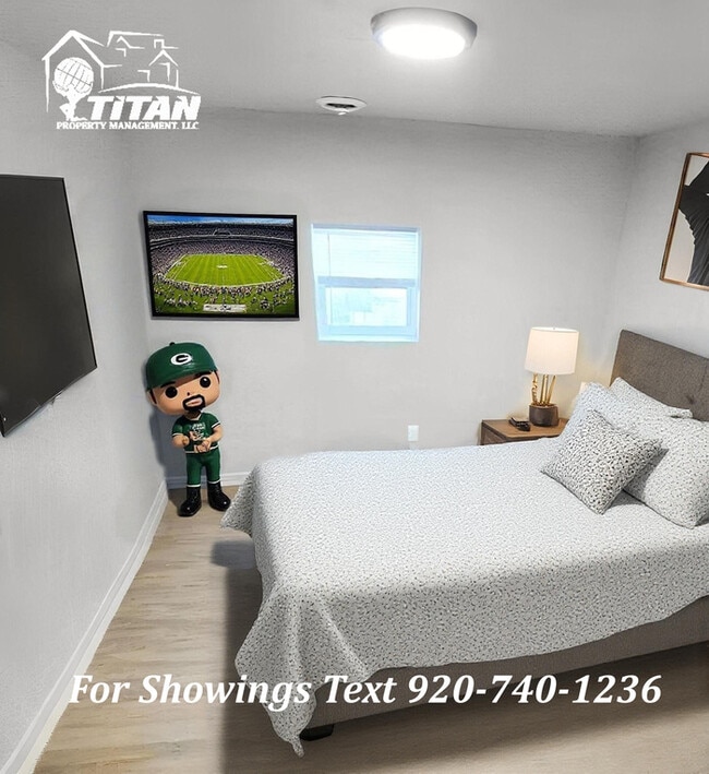 Building Photo - Updated 3 Bedroom Town Home