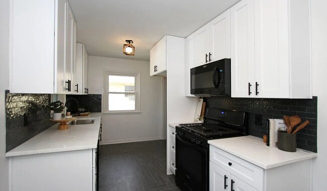 Building Photo - 1801 S 51st St